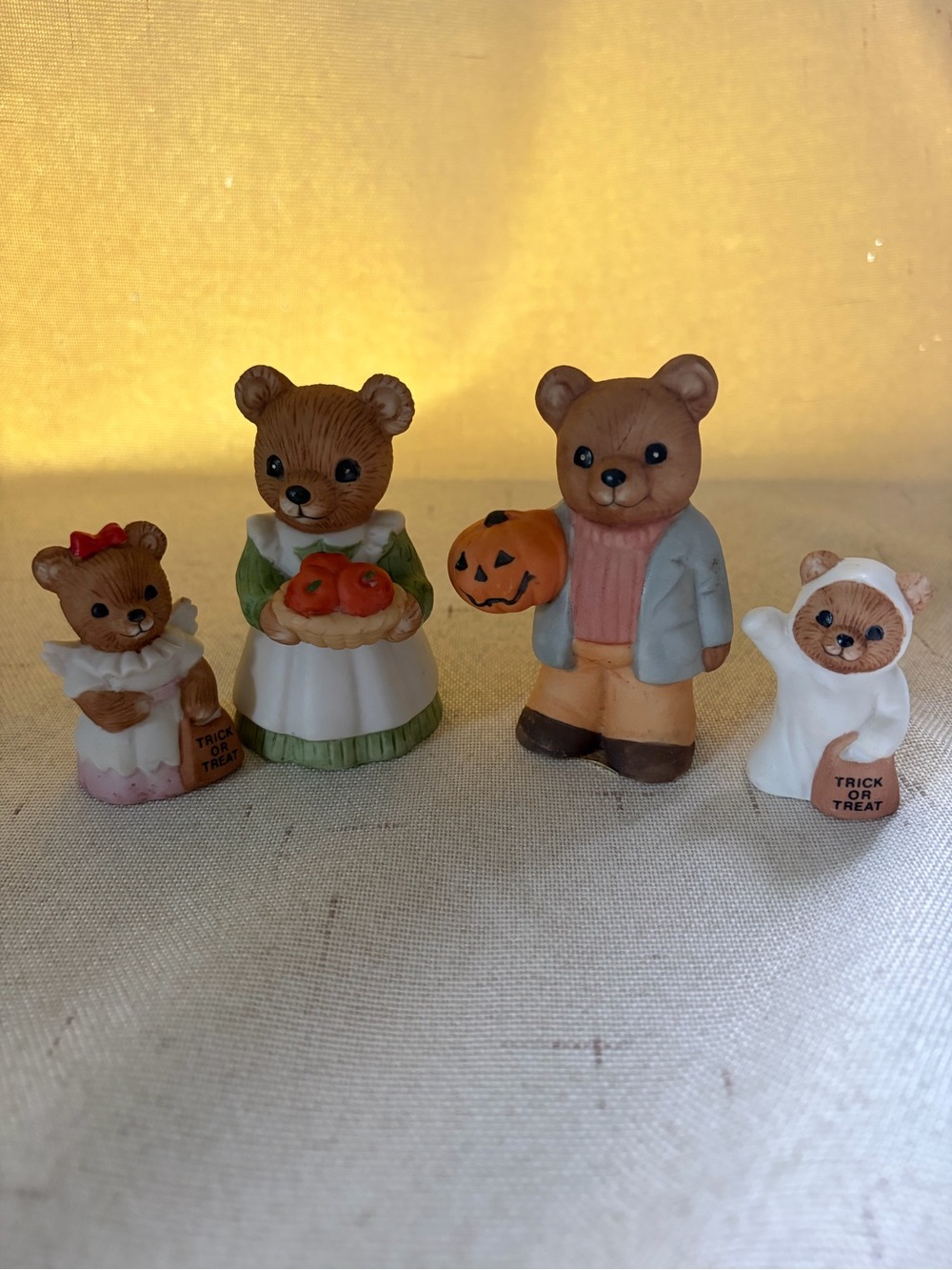 Vintage HOMCO 5209, bears